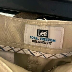 Men Lee’s Relaxed Fit Casual pants